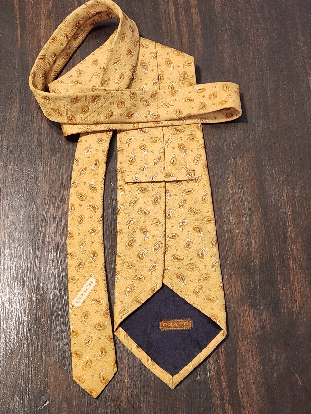Vintage Coach Mens 100% Silk Paisley Tie Gold Designer Necktie Made in USA - Picture 4 of 10
